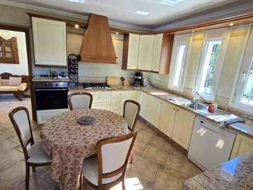 1420-villa-for-sale-in-vinuela-51692-large