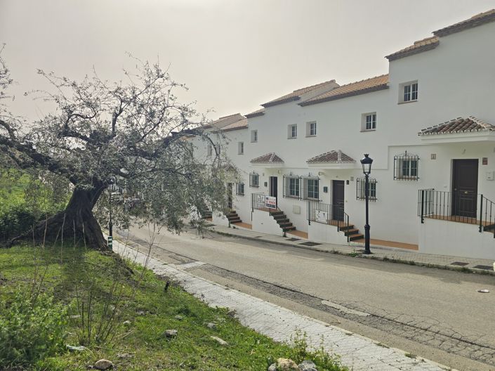 Image No.8-3 Bed Village House for sale