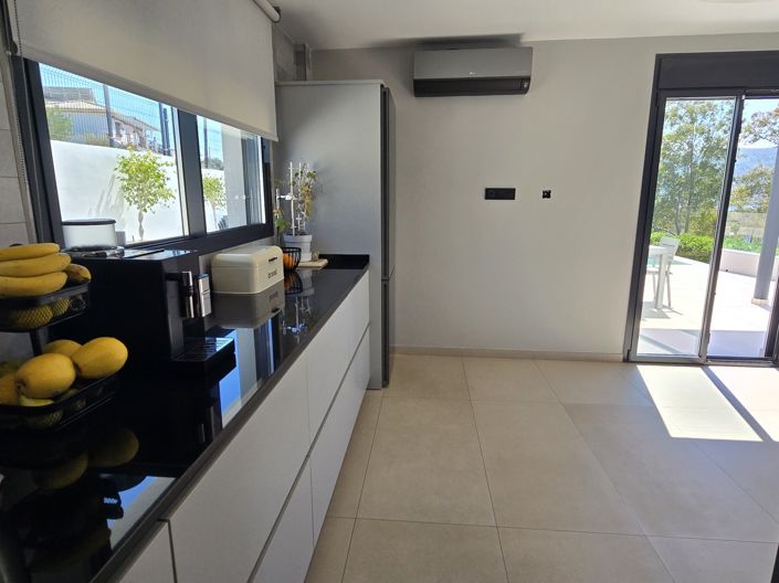 Image No.12-4 Bed Villa for sale