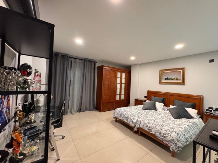 Image No.18-4 Bed Villa for sale