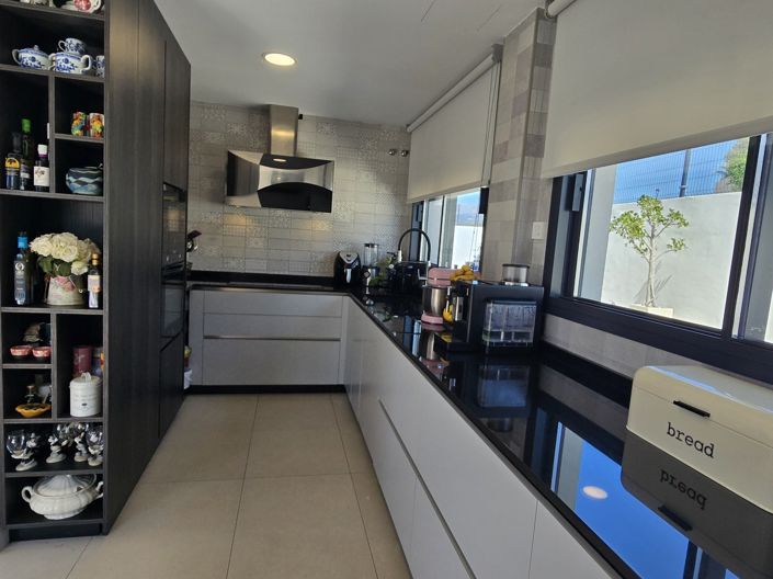 Image No.10-4 Bed Villa for sale