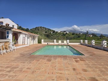 1426-villa-for-sale-in-velez-malaga-52155-lar