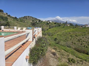 1426-villa-for-sale-in-velez-malaga-52158-lar