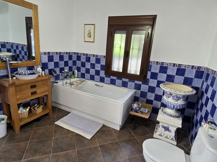 Image No.27-5 Bed Villa for sale