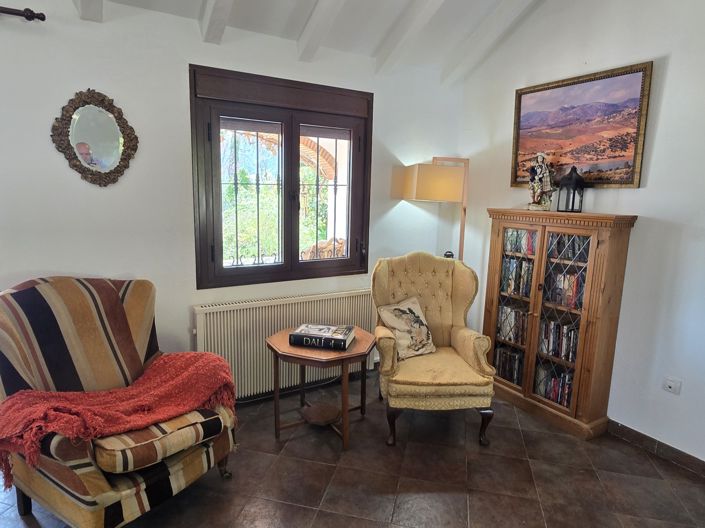 Image No.37-5 Bed Villa for sale