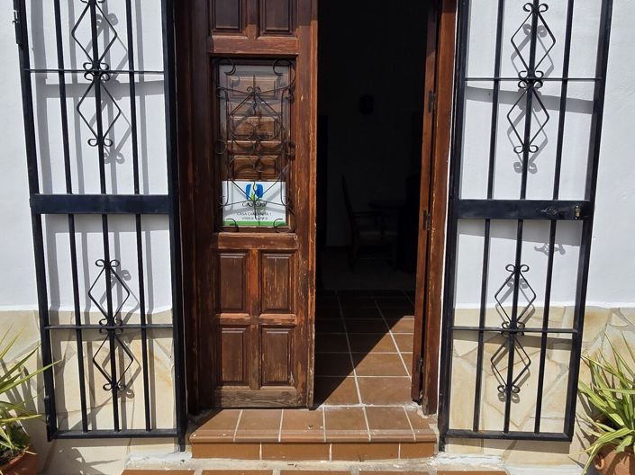 Image No.48-5 Bed Villa for sale