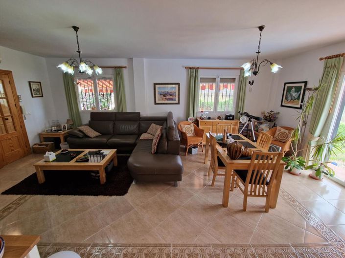 Image No.12-3 Bed Villa for sale