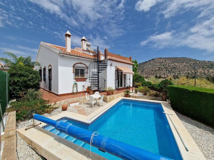 Image No.2-3 Bed Villa for sale