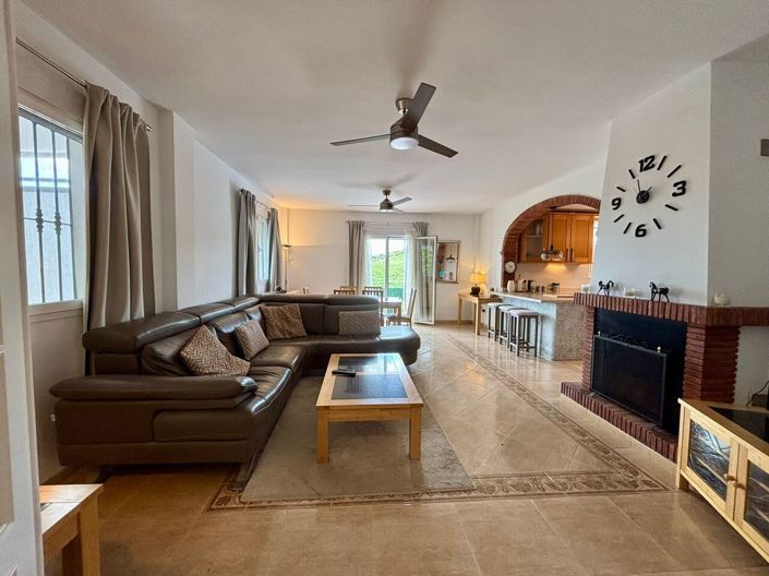 Image No.10-3 Bed Villa for sale