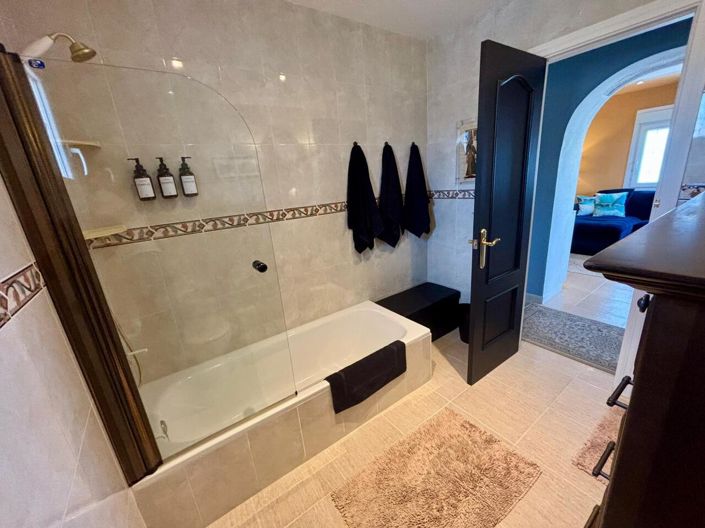 Image No.16-4 Bed Villa for sale