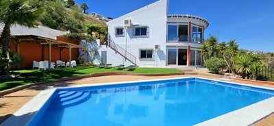 1434-villa-for-sale-in-los-romanes-52930-larg
