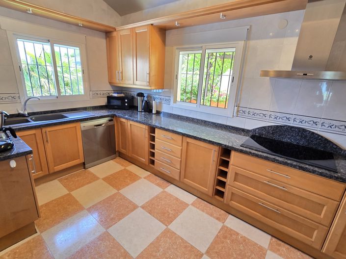 Image No.20-4 Bed Villa for sale