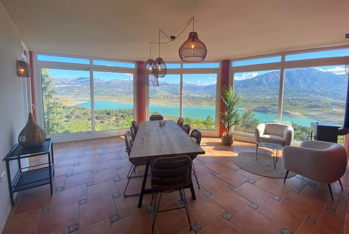 Image No.4-4 Bed Villa for sale