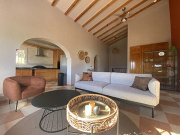 1434-villa-for-sale-in-los-romanes-52937-larg