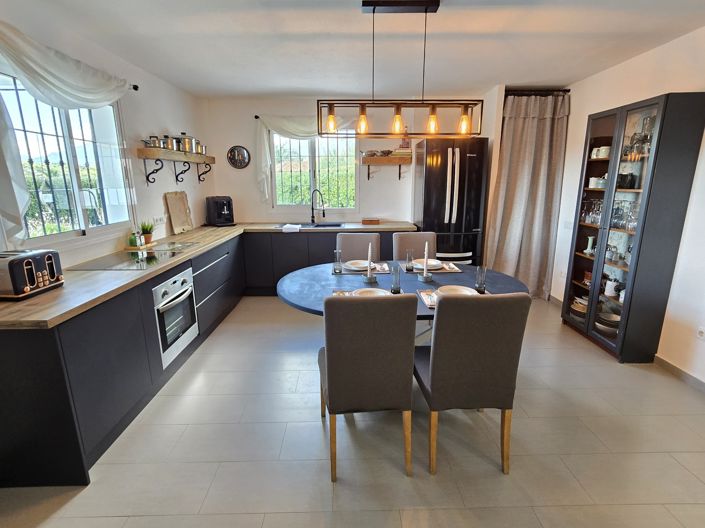 Image No.37-5 Bed Villa for sale