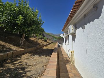 1438-villa-for-sale-in-vinuela-53352-large