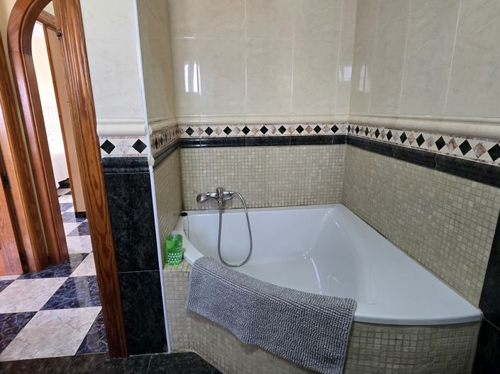 Image No.24-6 Bed Villa for sale