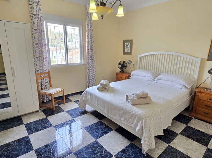 Image No.25-6 Bed Villa for sale