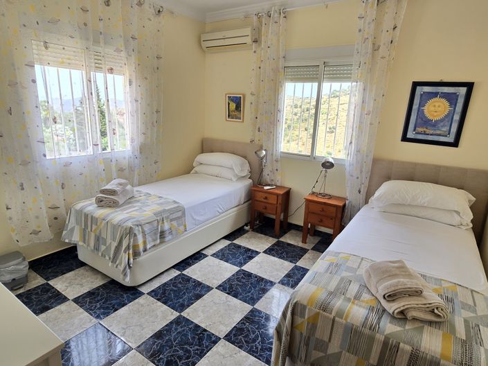 Image No.28-6 Bed Villa for sale
