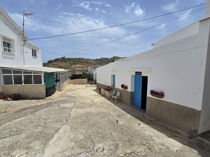 Image No.37-6 Bed Villa for sale