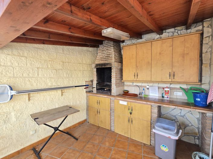 Image No.8-6 Bed Villa for sale