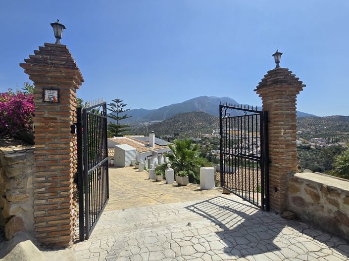 Image No.38-3 Bed Villa for sale