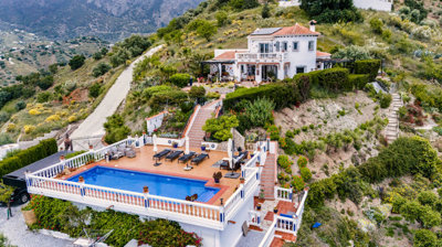 1446-villa-for-sale-in-canillas-de-aceituno-5
