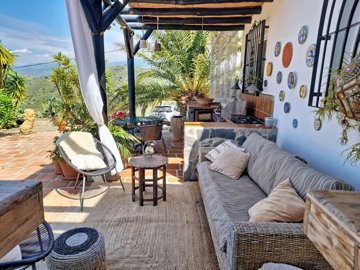 1446-villa-for-sale-in-canillas-de-aceituno-5