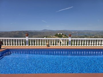 1446-villa-for-sale-in-canillas-de-aceituno-5