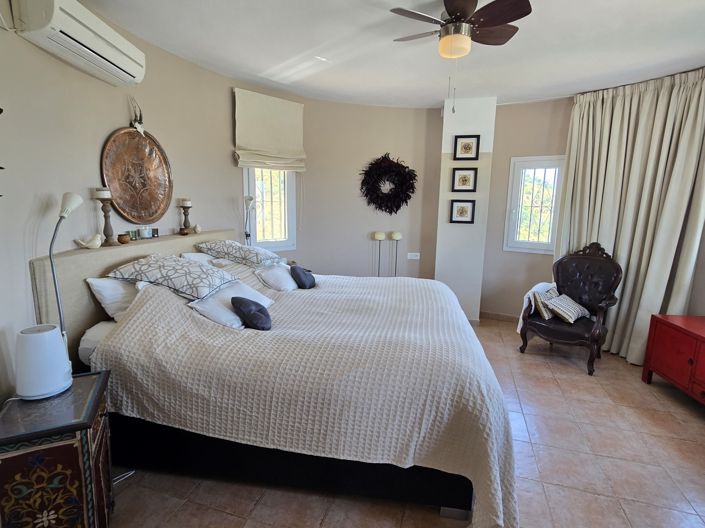 Image No.42-4 Bed Villa for sale