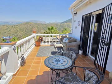 1446-villa-for-sale-in-canillas-de-aceituno-5