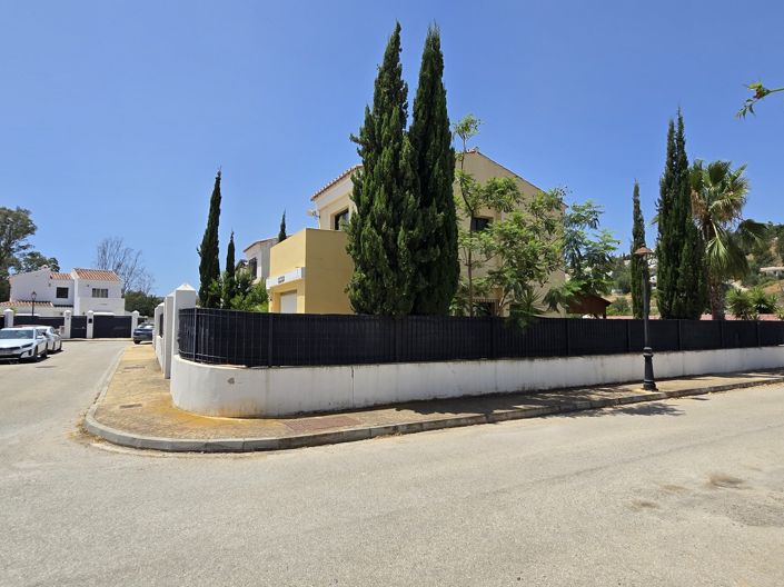 Image No.12-3 Bed Villa for sale