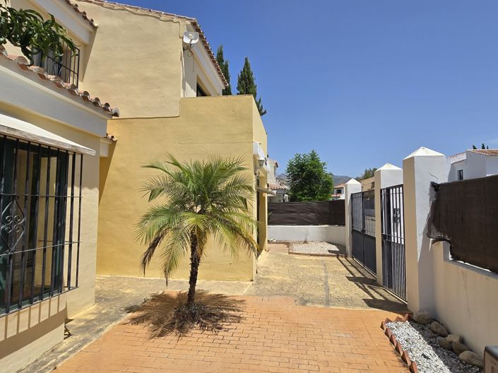 Image No.10-3 Bed Villa for sale