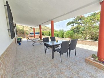 1452-villa-for-sale-in-canillas-de-aceituno-5