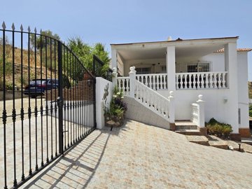 1452-villa-for-sale-in-canillas-de-aceituno-5