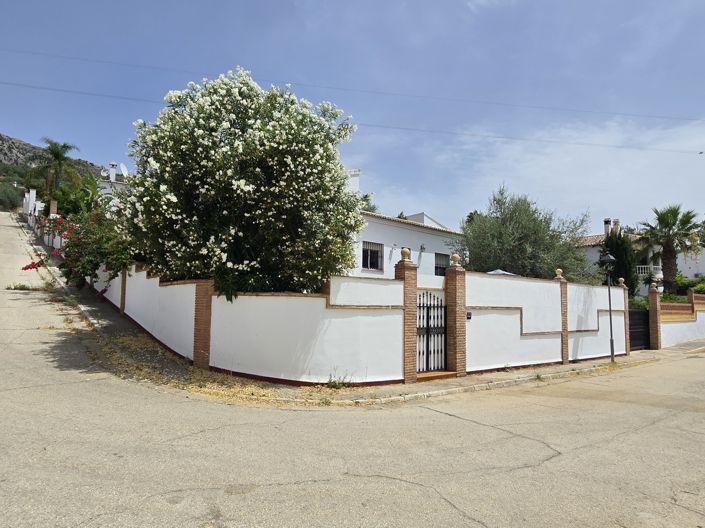 Image No.33-3 Bed Villa for sale