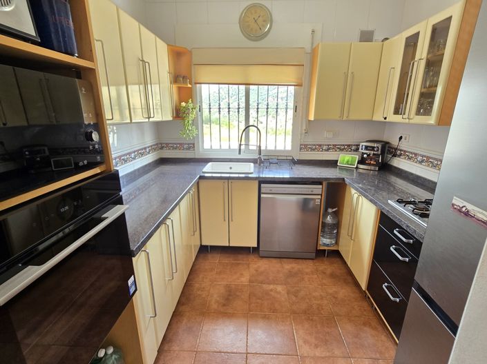 Image No.7-3 Bed Villa for sale