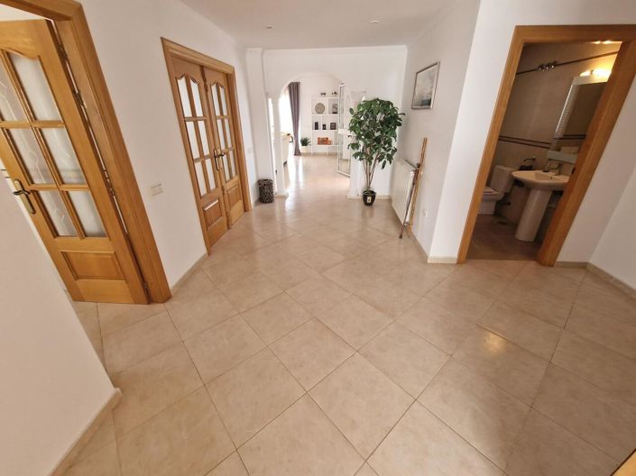 Image No.27-5 Bed Villa for sale