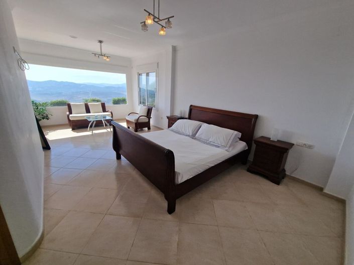 Image No.49-5 Bed Villa for sale