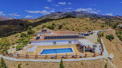 1455-villa-for-sale-in-canillas-de-aceituno-5