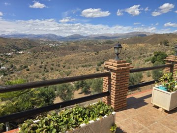 1455-villa-for-sale-in-canillas-de-aceituno-5