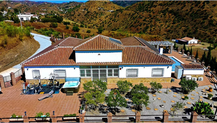 Image No.2-4 Bed Villa for sale