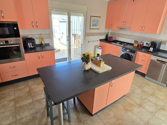 Image No.30-4 Bed Villa for sale
