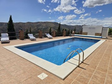 1455-villa-for-sale-in-canillas-de-aceituno-5