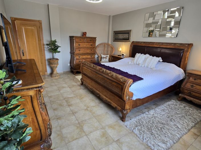 Image No.37-4 Bed Villa for sale