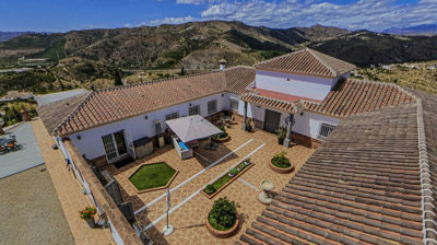 1455-villa-for-sale-in-canillas-de-aceituno-5