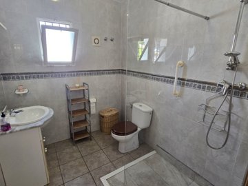 1460-villa-for-sale-in-puente-don-manuel-5477