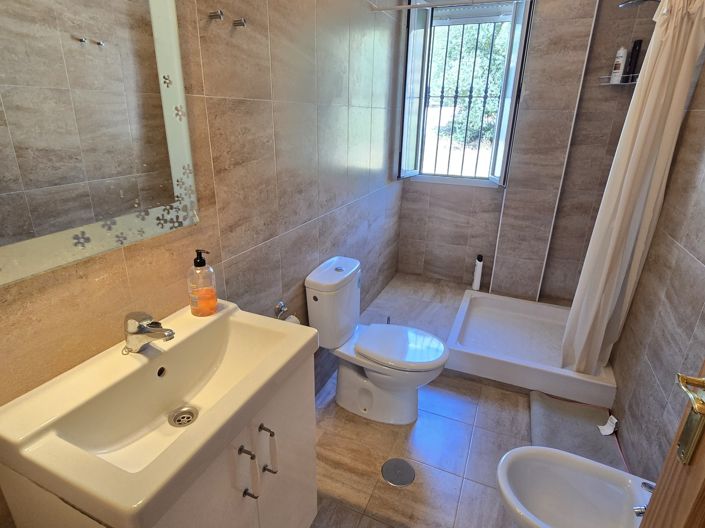 Image No.28-3 Bed Villa for sale