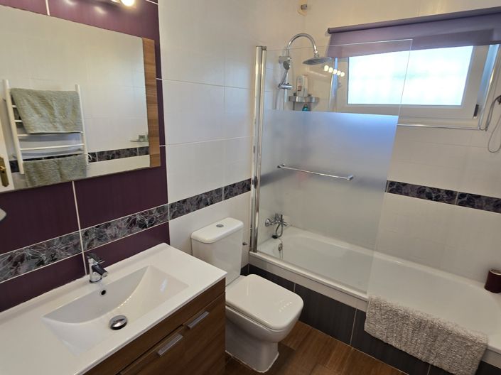 Image No.27-3 Bed Villa for sale
