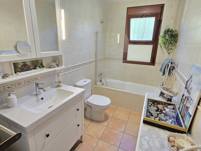 Image No.26-3 Bed Villa for sale